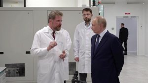 Владимир Путин посетил университет "Сириус" и пообщался с молодыми учеными