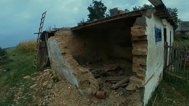 Готовим ямы под ГОЛУБИКУ! Катаемся на мини тракторе, р? смотреть онлайн