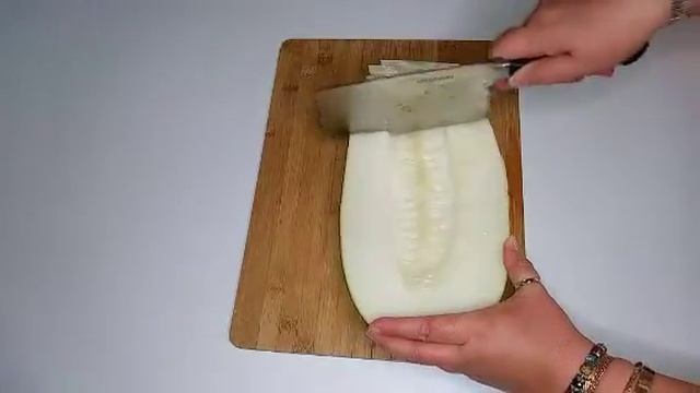 Гладкая как девушка, сладкая как мёд! Узбекская дынька смотреть онлайн