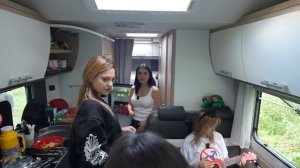 24 часа ВЫЖИВАЕМ В ДОМЕ НА КОЛЕСАХ челлендж (Генсуха, Са