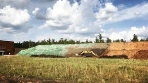 Укрепление откосов гидропосевом газона. Парк Патриот