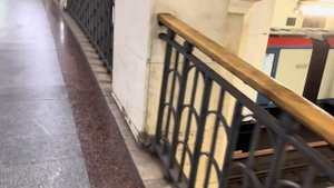 Поезда Москва на станции метро Александровский сад