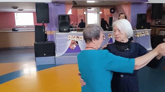 А осенью зацвёл жасмин. смотреть онлайн