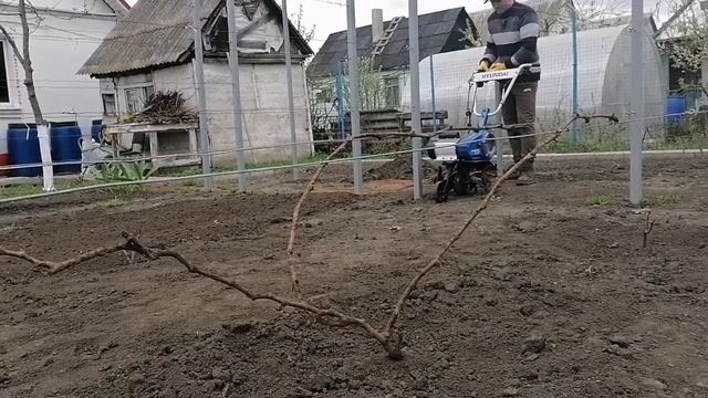 Учусь работать на электрокультиваторе