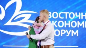 Необычное предложение руки и сердца на ВЭФ