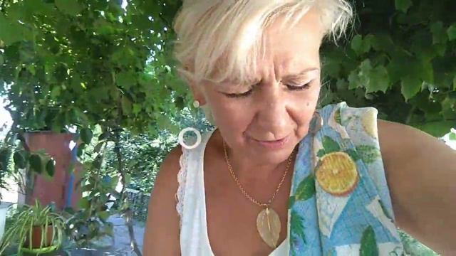 С Людочкой Дома! /Мамина радость) Кручу томат!