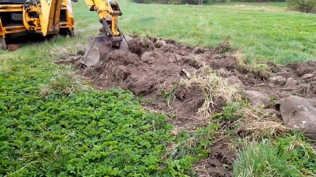 Уборка поля.Корчевание корней. Выкапываем камни. смотреть онлайн