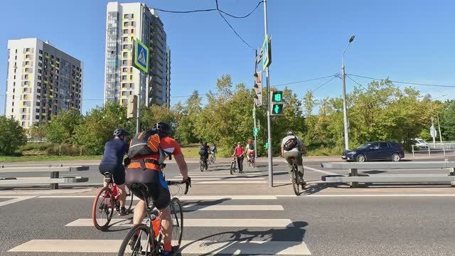 Механизированная Бригада из Солнечногорска.Продолжает вести разведку в Зеленограде.Едем на перекус. смотреть онлайн