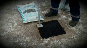 Укладка холодного асфальта