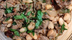 Отварная говядина с фасолью