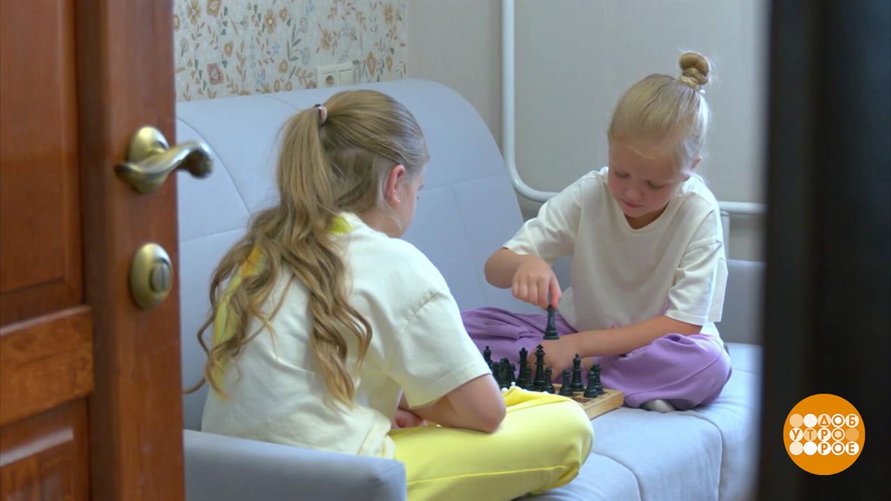 Драмкружок, кружок по фото... А голова не закружится? Доброе утро. Фрагмент выпуска от 10.09.2025