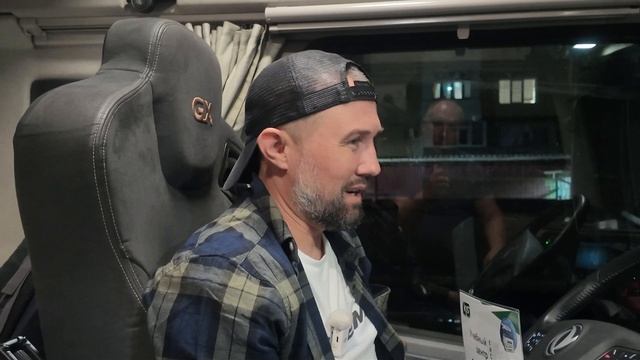 Из офисного Планктона в Дальнобой! Это выдержит не каждый! смотреть онлайн