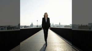 Никогда не сомневайся, смелость открывает новые пути, и мир откроется навстречу тебе..