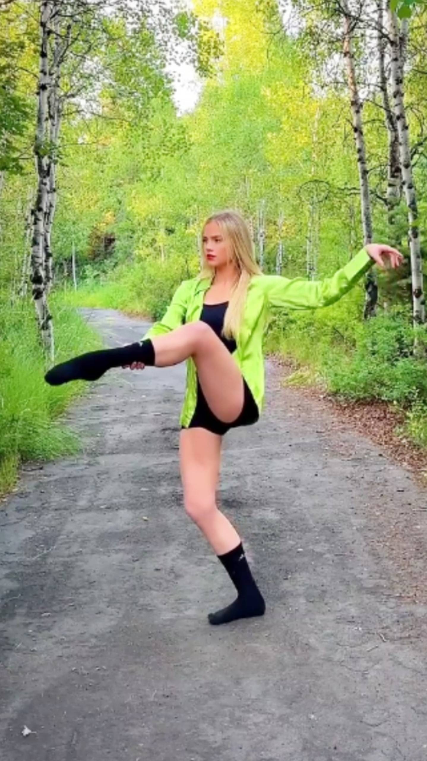 Девушка 💐 Балерина смотреть онлайн