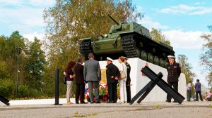 Памятный танк КВ-1 установили на месте легендарного боя в Ленинградской области