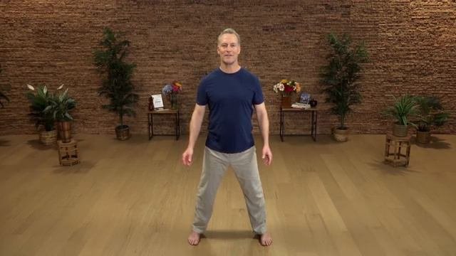 8-Min Moving Meditation for Instant Calm Clarity and Focus Цигун |Ли Холден ( Lee Holden)