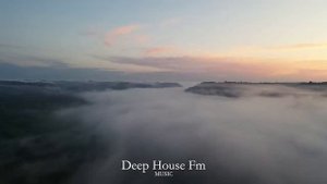 Музыка для концентрации и работы с красивой картинкой.