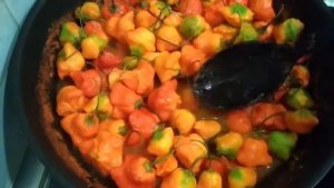 Острый перец. Готовлю лечо очень вкусно.