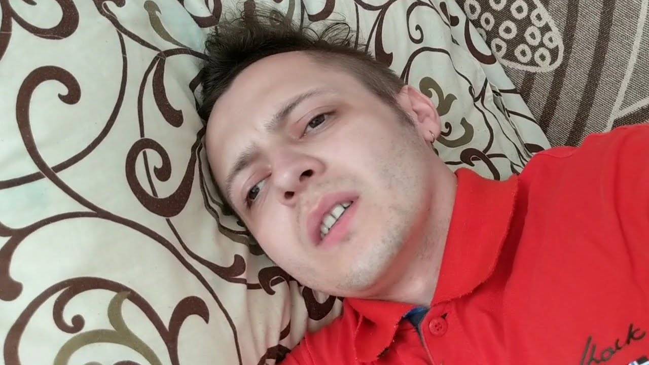 СОЦИОФОБ СИЛЬНО ЗАБОЛЕЛ ПОСЛЕ ПЕРВОГО РАБОЧЕГО ДНЯ. С РАБОТОЙ СНОВА НЕ ПОЛУЧИЛОСЬ..