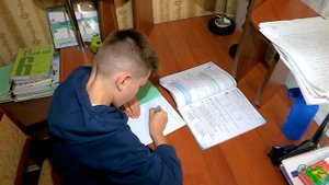 Сколько дополнительных занятий может выдержать школьник: советы эксперта