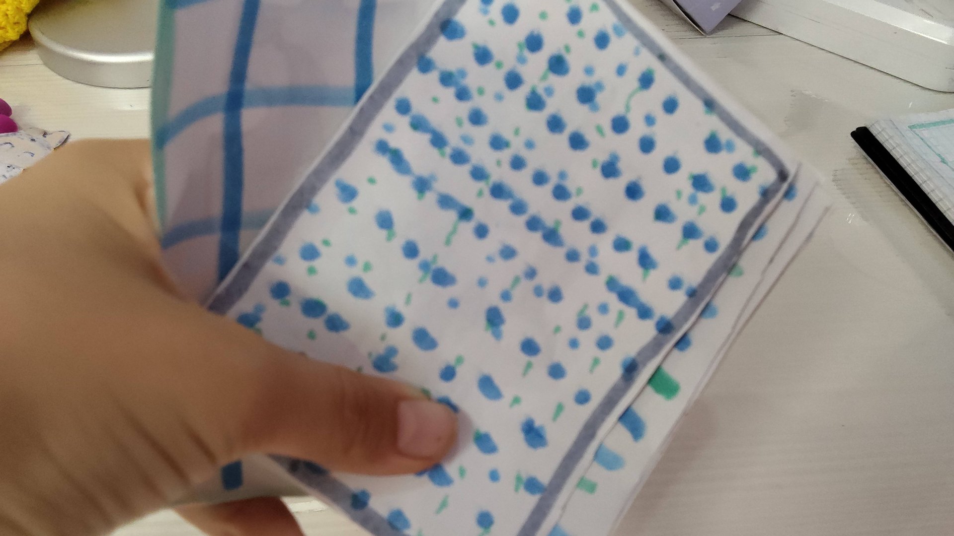 Распаковка бумажных сюрпризов смотреть онлайн