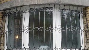 Красивые металлические решетки на окнах ваших дачных