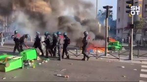 Во Франции запланированы масштабные митинги в Париже.