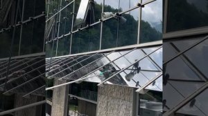 Моем фасады любой высоты и сложности. Высокое качество начинается сверху!