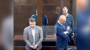 Экс-губернатору Курской области и его заместителю продлили заключение под стражей