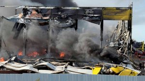 Склад со стройматериалами сгорел в Подмосковье