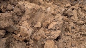 Глина на участке.