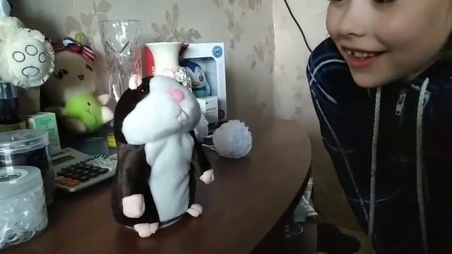 бабушка и внучки развлекаются