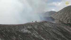 Никто не ожидал, что он выживет после падения в вулкан