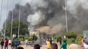 В Непале вспыхнули массовые беспорядки после введения запрета на использование социальных сетей