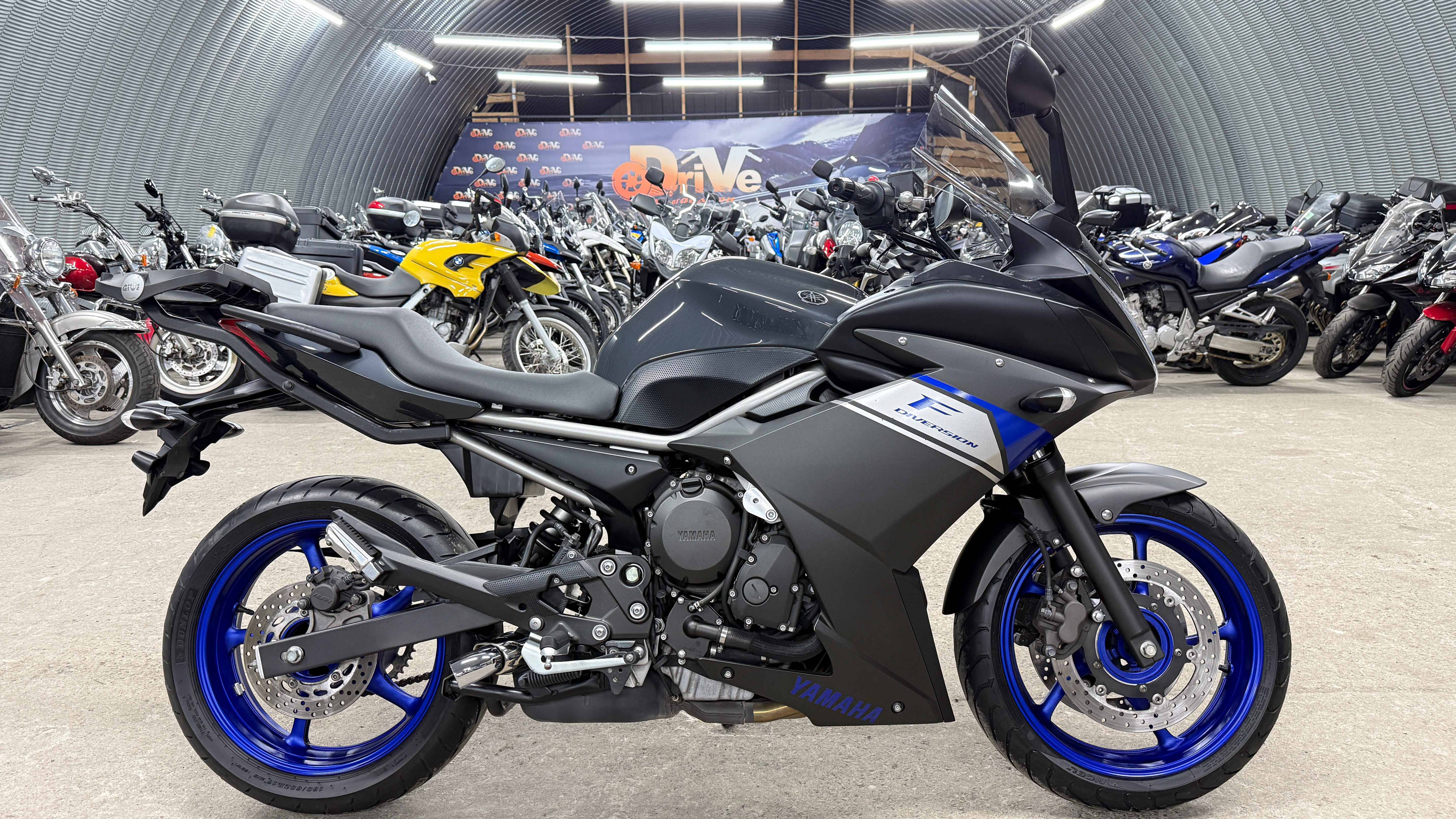 Обзор Yamaha XJ6 Diversion |В НАЛИЧИИ| смотреть онлайн