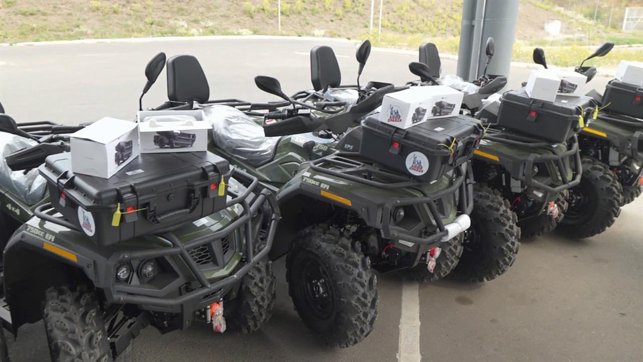 "Единая Россия" передала группировке "Центр" квадроциклы, беспилотники и другое оборудование