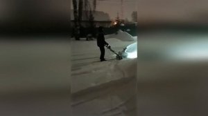 Электрический снегоуборщик GreenWorks SN2300