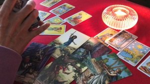 Новый знакомый, что он хочет от вас? Гадание Таро