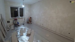 ДАЕШЬ РЕМОНТ СДЕЛАЛ КОРОБ ДЛЯ ОТОПЛЕНИЯ УКЛАДКА ЛАМИНАТА СВОИМИ РУКАМИ ПРИШЛОСЬ ПЕРЕДЕЛЫВАТЬ ДВЕРЬ