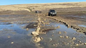 Land Cruiser 105 4х4. Зачем нам дорога. Грязи по колено.