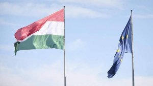 В Венгрии указали на готовность наложить вето на вторичные санкции ЕС