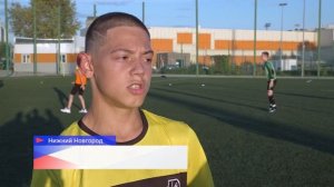 Воспитанники спортивной школы «Водник» тренируются на футбольном поле спортшколы «Мещера»