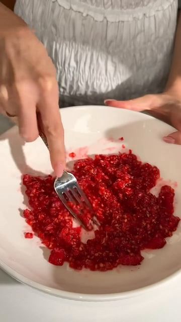 Healthy Banana Oat Breakfast Squares with Raspberry Chia Jam смотреть онлайн