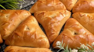 Невероятно вкусные, мягкие и сочные булочки с курицей и луком — любимый рецепт для всей семьи!