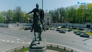 Памятник Александру Невскому на площади Александра Невского