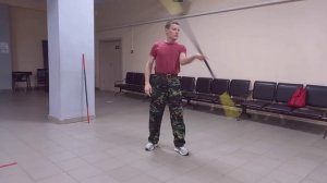 посох 4 ( восьмерка с доворотом из-за спины)