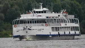Теплоход «Бородино»