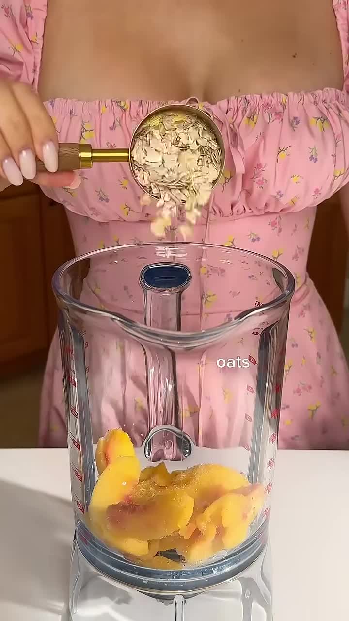 High-Protein Peach Meal Smoothie (39g Protein) смотреть онлайн