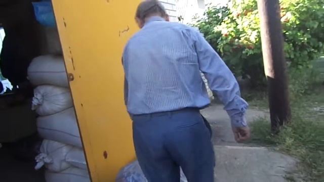 Гуманитарная помощь Фондом _Спас Нерукотворный_ для ЛНР 26 сентября 2015год (3) смотреть онлайн