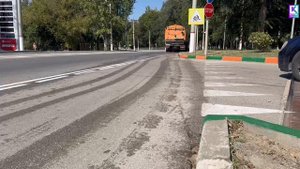 Дороги Керчи чистят от пыли и грязи